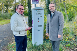 Die Stadt Olching bietet seit Anfang Oktober das Parken am Olchinger See und am Gewerbering im Gewerbepark Geiselbullach mit der EasyPark-App an, als Alternative zum Ticketkauf am Parkscheinautomaten.