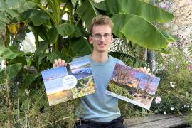 Das dritte Mal in Folge präsentiert Christian Mühlbauer einen Fotokalender für das Jahr 2025 mit Gilchinger Motiven für das kommende Jahr. Vor die Linse kamen dem 22Jährigen IT-Spezialisten Ortsteile einmal mehr Motive die er Wert fand, dafür auf den Auslöser zu drücken. 