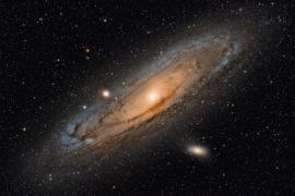 Am Samstag, 19. Oktober 2024 findet der deutschlandweite Tag der Astronomie statt und die vhs Gilching ist wieder dabei: ihre Sternwarte ist ab 18.00 Uhr für alle Interessierten geöffnet. Betreut wird die Sternwarte von der Astrogilde, einer Gruppe ehrenamtlicher Experten, für Fragen rund um die Technik und Himmelsbeobachtung am Abend zur Verfügung steht. 