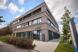 – Transparent und regional zeigt das Energie-Monitoring der Stadtwerke Fürstenfeldbruck zu wie viel Prozent die Energieversorgung mit regenerativem Strom im Versorgungsgebiet erfolgt. Hierbei wird tagesaktuell die Erzeugung aus erneuerbaren Energiequellen wie Wasserkraft, Photovoltaik und Windkraft über einen Zeitraum abgebildet und mit den Energieverbräuchen in Relation gesetzt.