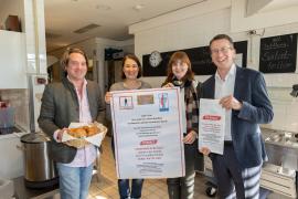 „Gewalt kommt nicht in die Tüte!“ – unter der Schirmherrschaft von Landrat Stefan Frey organisiert die Gleichstellungsstelle des Landratsamts Starnberg  zusammen mit dem Verein Frauen helfen Frauen Starnberg und den Bäckereien der Region bereits zum 7. Mal die erfolgreiche Tütenaktion anlässlich des Internationalen Tages „NEIN zu Gewalt an Frauen“ am 25. November. 