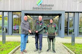 Erfolgreiche Zusammenarbeit für die Zukunft der Wälder: Stadtwerke Fürstenfeldbruck unterstützen auch im kommenden Jahr das Projekt „Zukunftswald“ in der Region. Das Amt für Ernährung, Landwirtschaft und Forsten (AELF) erhält erneut 1.000 Elsbeeren-Setzlinge für den Umbau der nahegelegenen Wälder.