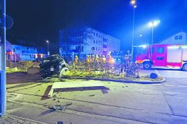 In der Nacht zum vergangenen Sonntag, 9. Februar, wurde die Feuerwehr Germering um 1.38 Uhr wegen eines Verkehrsunfalls in der Landsberger Straße alarmiert. Der Notruf erfolgte über ein sogenanntes eCall-System – ein automatisches Notrufsystem, das bei einem Unfall selbstständig Rettungskräfte verständigt.