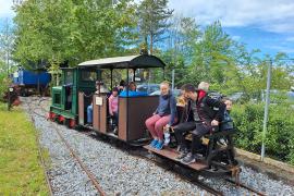 Nach einem starken Besucherjahr 2024 beginnt am 4.Mai 2025 von 10 bis 17 Uhr die Feldbahn-Museums-Saison mit einem Fahrtag im Feldbahnmuseum am Bahnhof Fürstenfeldbruck.
