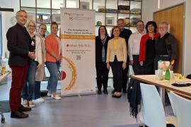 Von links: Bürgermeister Norbert Seidl, Daniela Schulte, Ulrike Hartmann, Johanna Lühmann, Anja Wirth, Martina Drechsler,Peter Kastenmeier, Thomas Kordt, Barbara Ponn und Bernhard Ufholz.