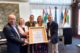 Von links: Jácint Horváth (Erster Bürgermeister Nagykanizsa), Terhikki Lehtonen (Stadt Salo), Altbürgermeister Dr. Herbert Kränzlein, Judit Pakulár (Erste Bürgermeisterin Zalakaros) sowie Erster Bürgermeister Norbert Seidl.