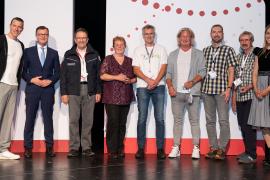 Im Kreisverband Fürstenfeldbruck wurden für jeweils 75 Blutspenden Mykola Ambroziak, Manfred Moschner, Ralph Walter Nolte, Isabella Rosskopf und Richard Jakob Schoonhoven geehrt.