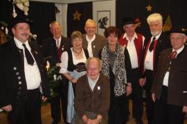 Bei der Weihnachtsfeier des Heimat-und Trachtenvereins d'Parsberger wurden zum Abschluß des 30-jährigen Vereinsjubiläums die Gründungsmitglieder geehrt. 