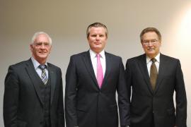 Von links Oberbürgermeister Sepp Kellerer, der künftige Geschäftsführer der Stadtwerke Enno Steffens und Geschäftsführer Karl Heinz Schönenborn.