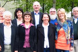 Der neue Vorstand des Kinderschutzbundes Bayern mit Sophie Mühlbauer (erste von links) und Jens Tönjes (fünfter von links).