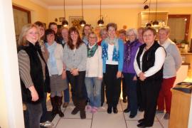 Vordere Reihe von links Susanne Ruf, Alexandra Berr, Christa Volz, Stefanie Umkehrer, Traudl Steglich, Gabriele Braun, Lydia Fluck und Jutta Strasdat. Hintere Reihe von links Renate Ohner, Margriet Dörffel, Heike Kerscher, Gudrun Hetzel, Ingrid Wild, Martha Graf sowie Renate Thiel.
