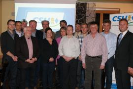 Die Mammendorfer Gemeinderatskandidaten von CSU und Freien Bürgern von links: Matthias Urlberger, Peter Schusser, Michael Burgmeier, Kurt Schweiger, Josef Blum, Gerhard Peters, Barbara Schamberger, Thomas Karmasin, Martina Drechsler, Berthold Brings, Peter Muck, Florian Pollich, Konrad Gantner (Ersatzkandidat), Siegfried Schnell, Michael Fritschund Benjamin Miskowitsch.