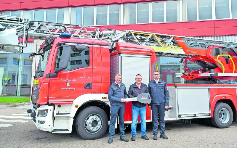 In den kommenden Wochen werden Maschinisten und Einsatzkräfte intensiv mit dem neuen Fahrzeug trainieren, um es im Ernstfall perfekt beherrschen zu können.