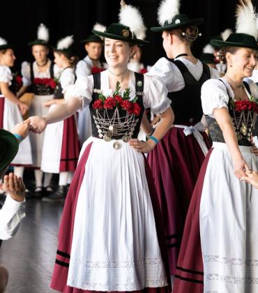 Am 14. und 15. Oktober 2023 (Samstag & Sonntag) von 11-17 Uhr, findet zum 15. Mal der beliebte Kirta im wunderschönen Klosterareal des Veranstaltungsforums Fürstenfeld statt. Aufgrund des 15-jährigen Jubiläums findet die Veranstaltung in diesem Jahr an zwei Tagen statt!