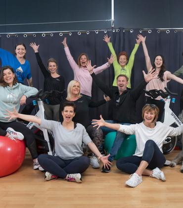 Frauen im Sportraum