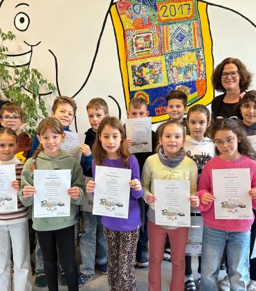 Die Buspaten der Grundschule Alling freuen sich auf ihre neue Aufgabe.