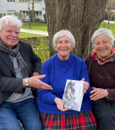 Gabriele Taubenhuber fing vor drei Jahren an, Bücher zu schreiben. Ihr neuestes und vierte Werk in Folge trägt den Titel „Gegenwind“ und wird am 18. April im „Cafè Andechs“ im Betreuten Wohnen vorgestellt.