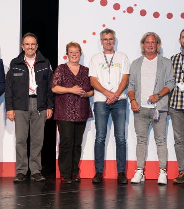 Im Kreisverband Fürstenfeldbruck wurden für jeweils 75 Blutspenden Mykola Ambroziak, Manfred Moschner, Ralph Walter Nolte, Isabella Rosskopf und Richard Jakob Schoonhoven geehrt.